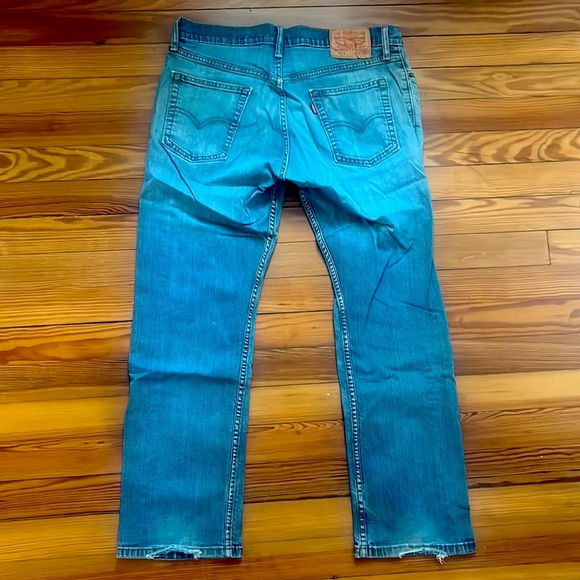 Levi Strauss & Co. 514 Denim Jeans 34x30 with Right Knee Tear - Picture 2 of 3